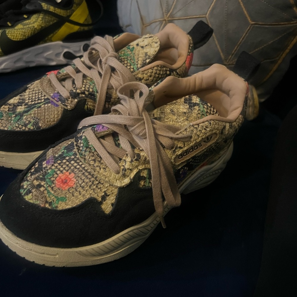 adias shoes
